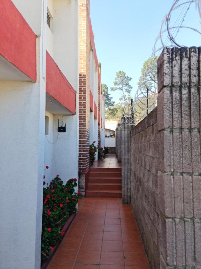Hotel Kasa Kamelot Las Rosas Quetzaltenango Exterior photo